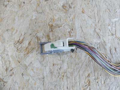 Mercedes White Gray 28 Pole Connector 00254516834